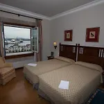 De 3*